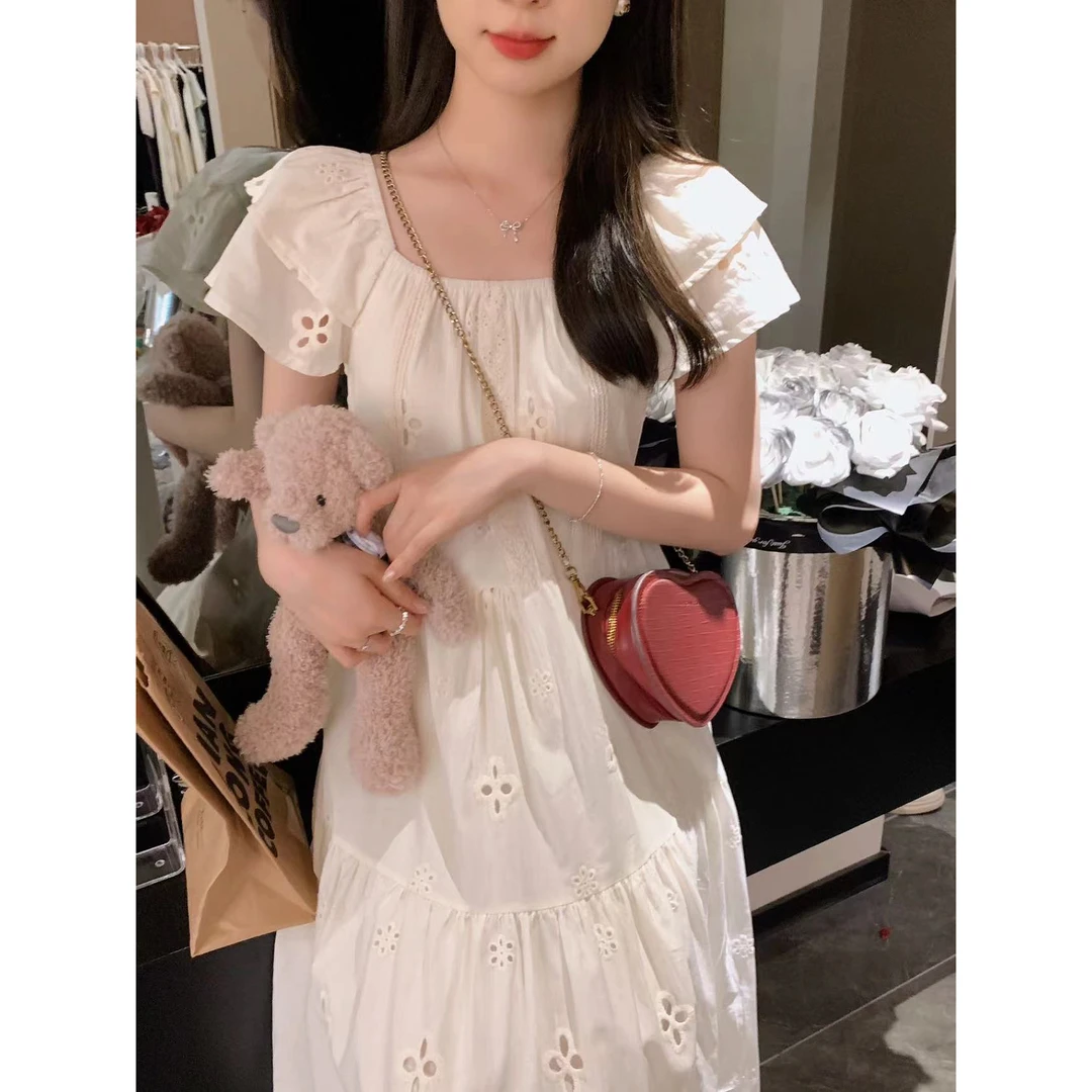 【年末青仓】小奶盖 初恋少女感重工勾绣法式温柔方领连衣裙 16165