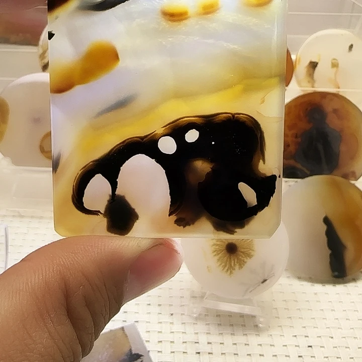 玛瑙/玉髓未镶嵌珠宝奇石