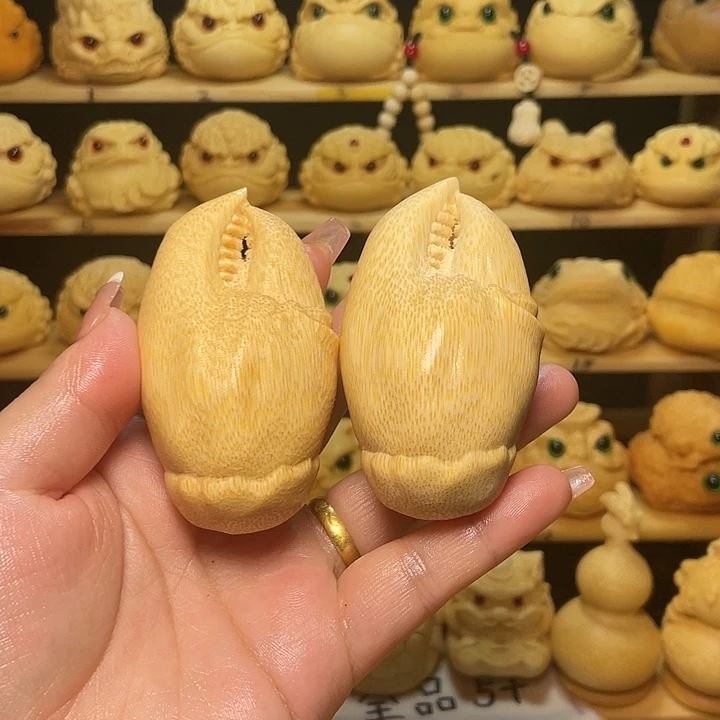 毛****蟹钳一对+油刷。。。。