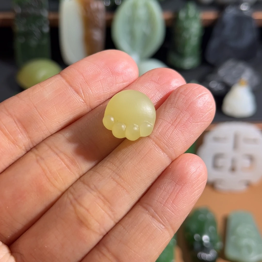 和田玉未镶嵌颈饰定制