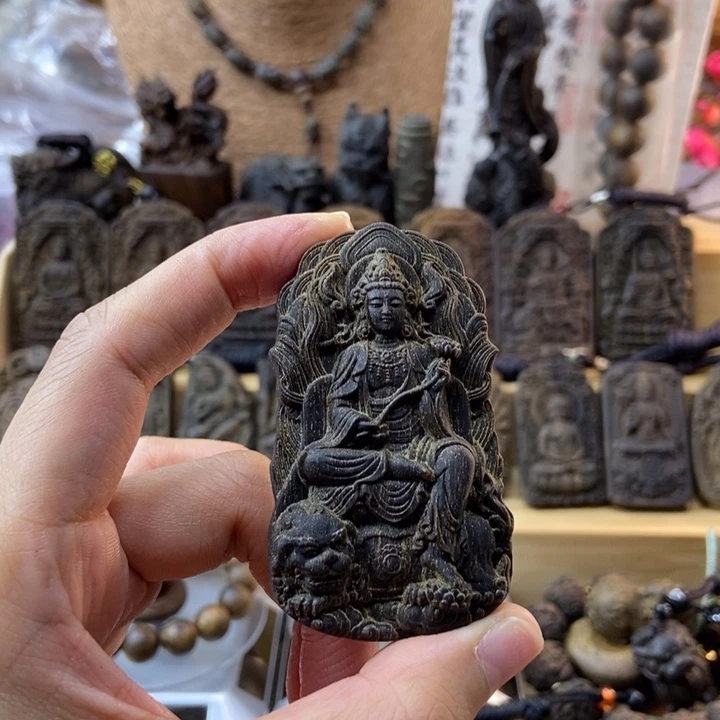 木1****2海南莺歌绿奇楠文殊牌