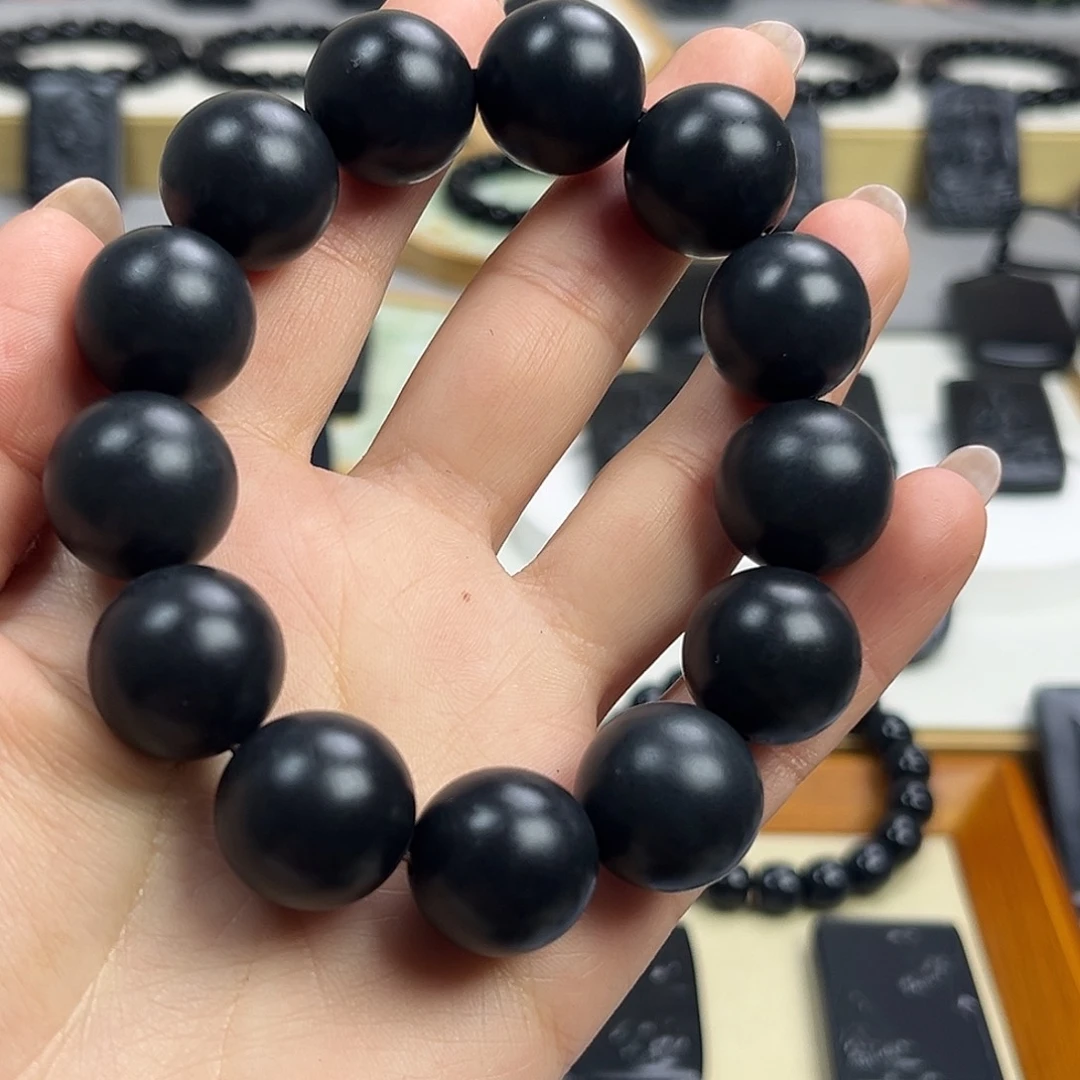 以***海和田玉（墨玉）未镶嵌颈饰卡18磨砂光