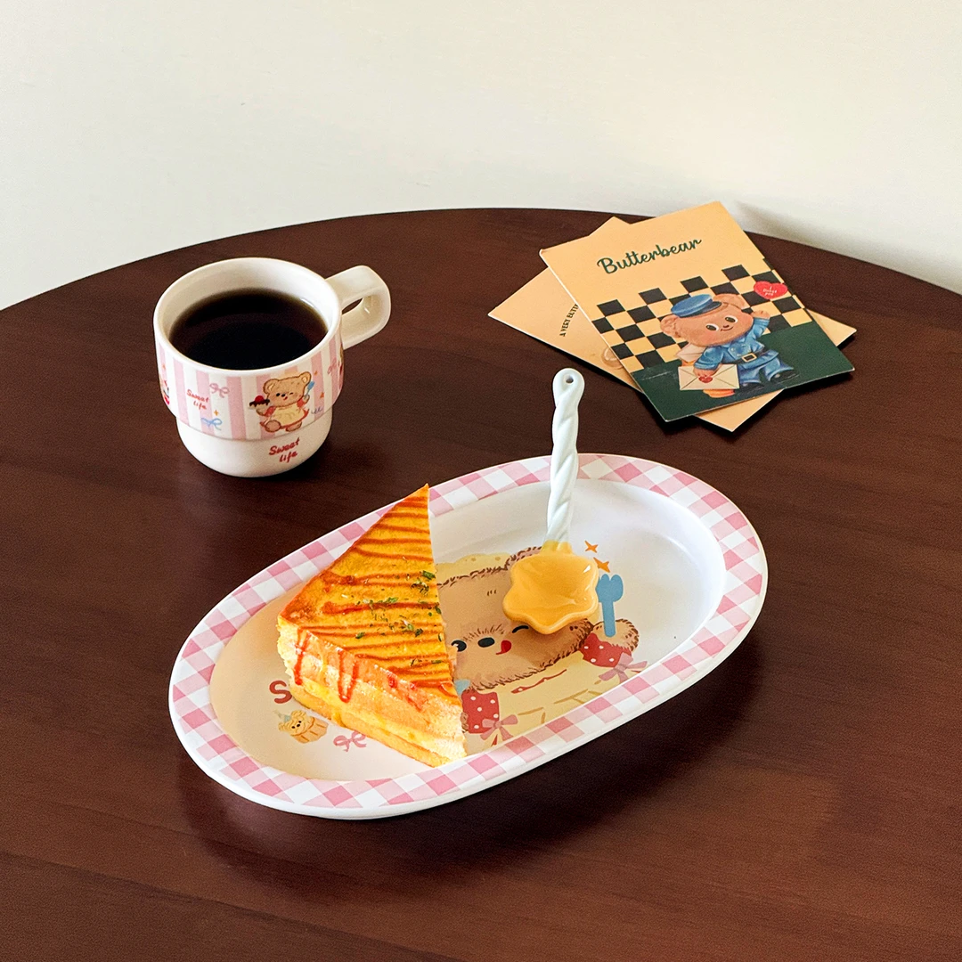 【SH】格子黄油小熊圆形飞边盘原创设计釉下彩高温陶瓷鱼盘H