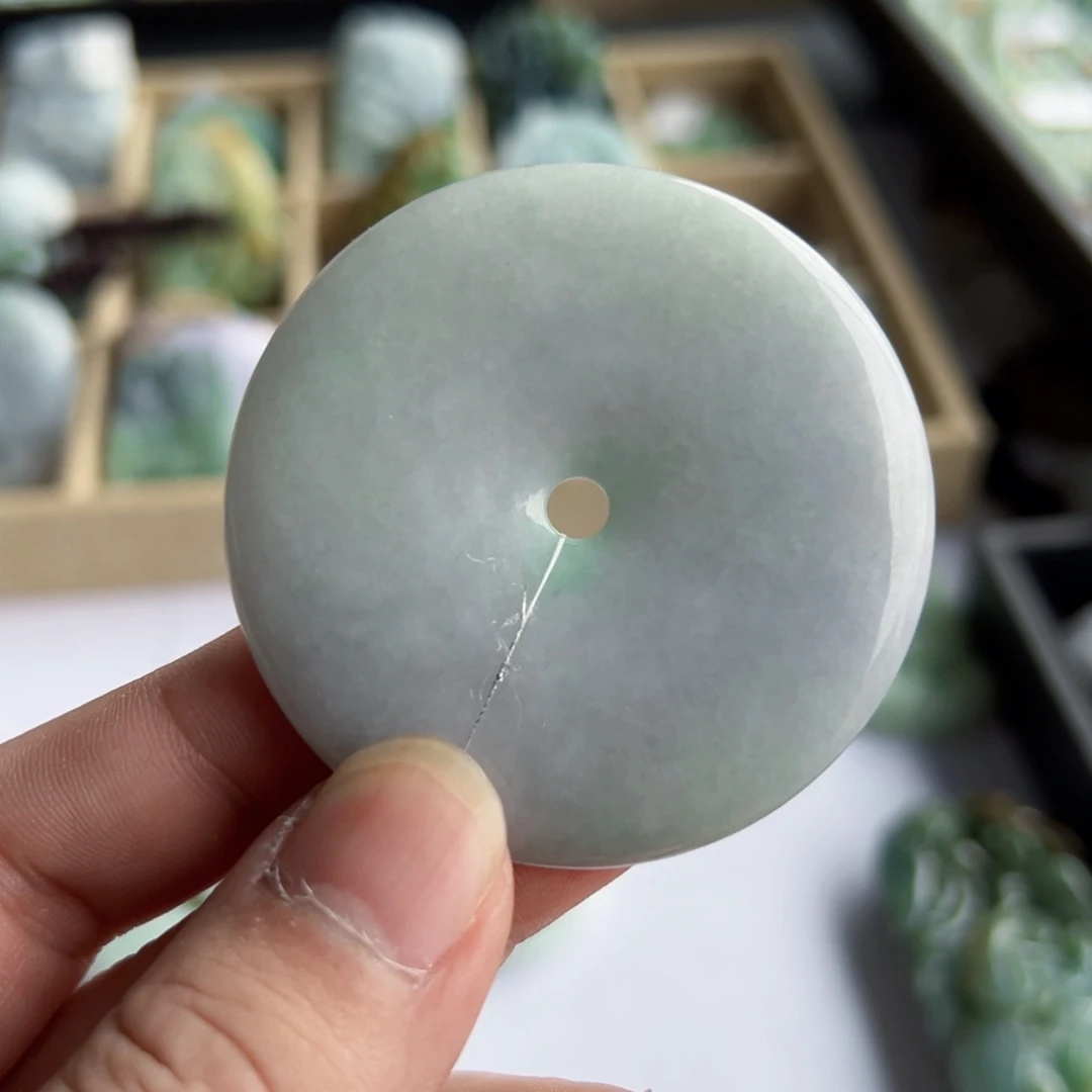 翡翠未镶嵌颈饰扣