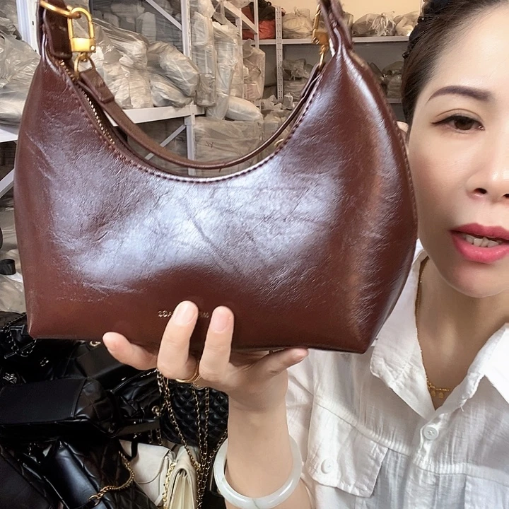 蚕丝小牛剖层皮革PU