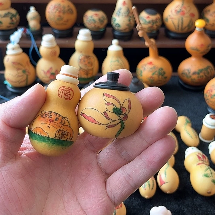 玉***邢纯手工针刺荷花老虎