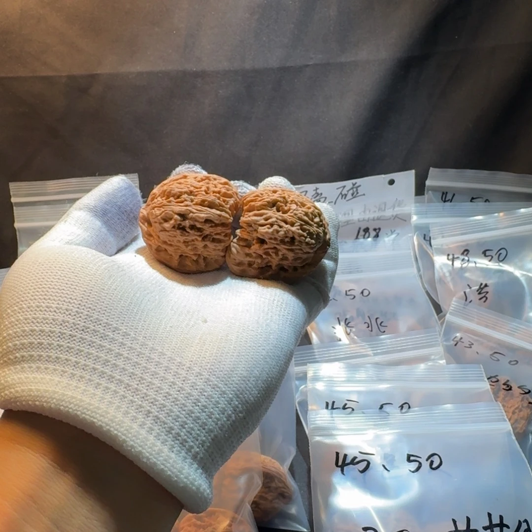 伯****文玩核桃把件49号链接