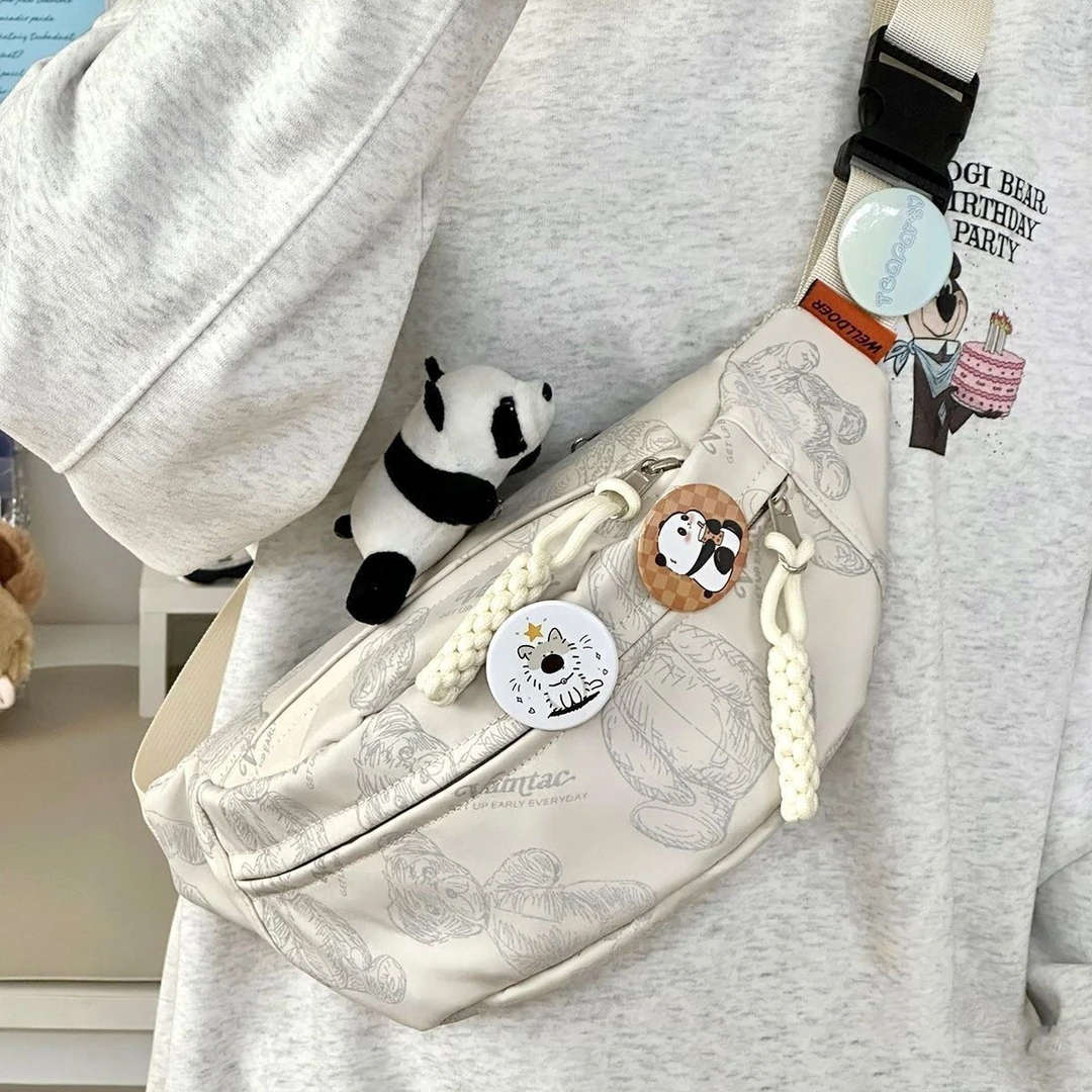 轻便防水可爱小众休闲日系腰包清新胸包简约百搭港风多层少女挎包