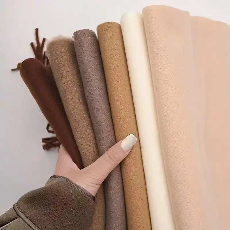 经典百搭纯色图案小C秋冬围巾