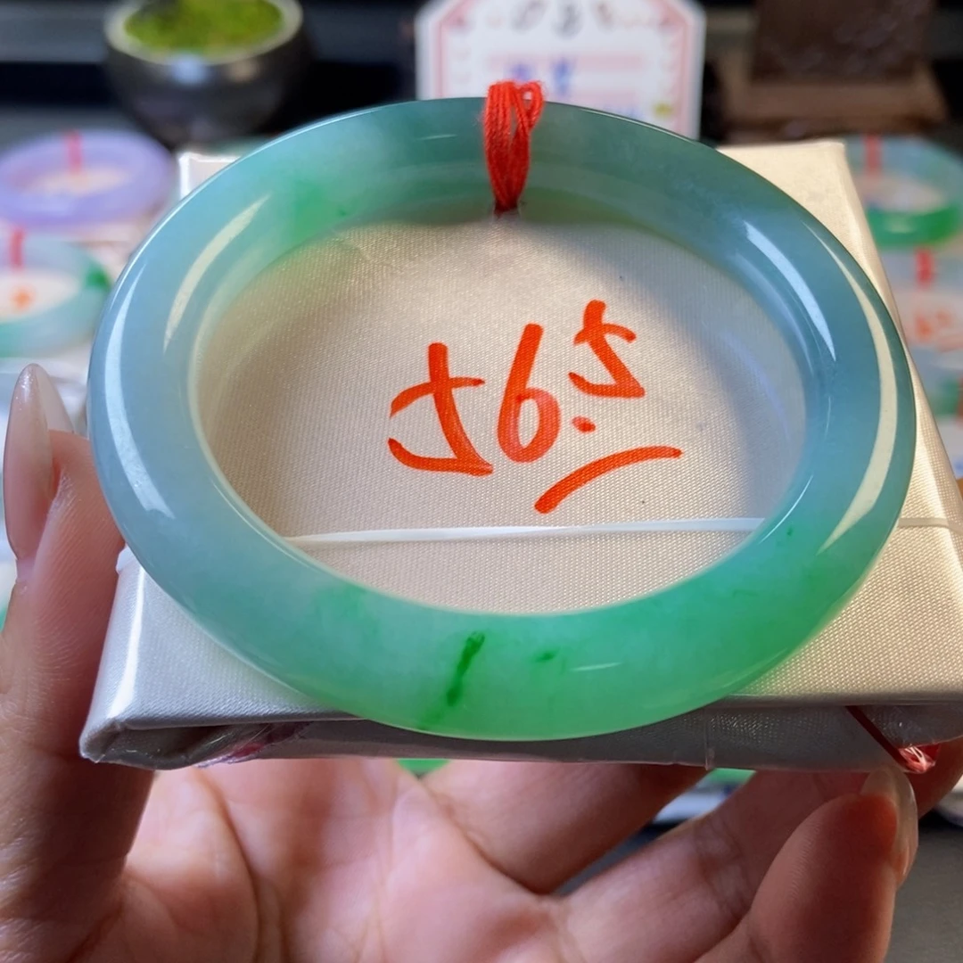 翡翠未镶嵌手镯3冰胶半山水