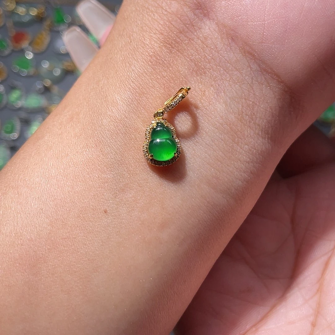 吊坠(不含链)18K金镶嵌翡翠A****静