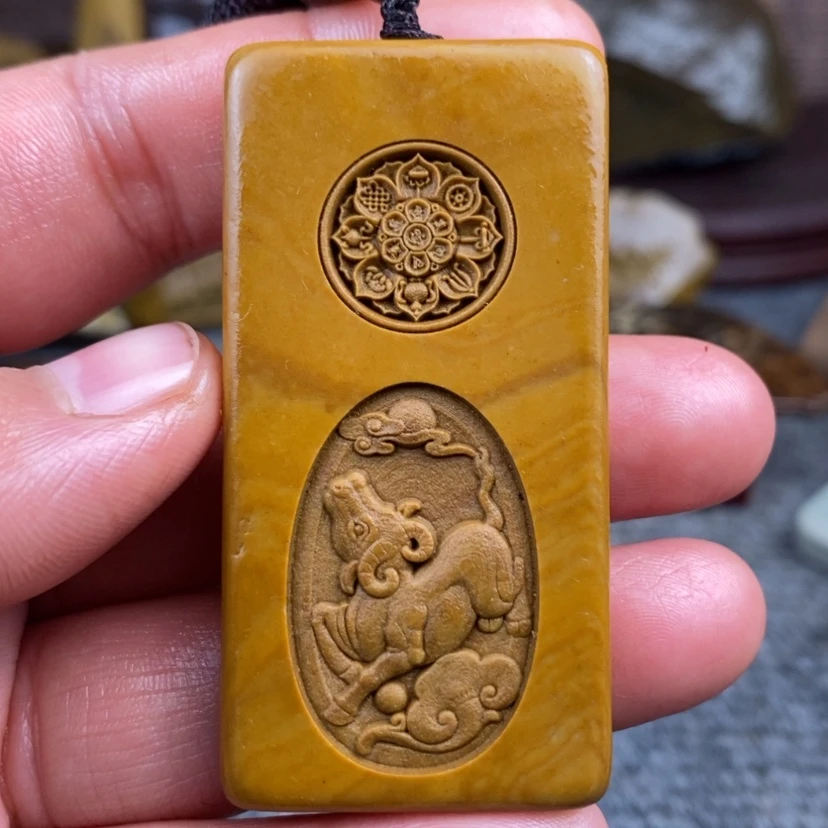 【闪购商品】原石雕刻手把件