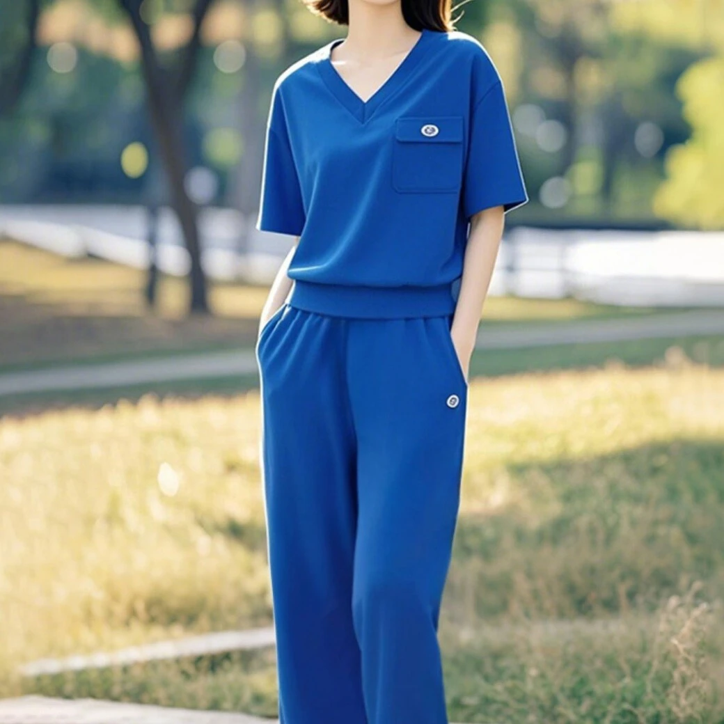 2025超火夏装一整套新款时尚休闲运动克莱因蓝V领减龄两件套装女