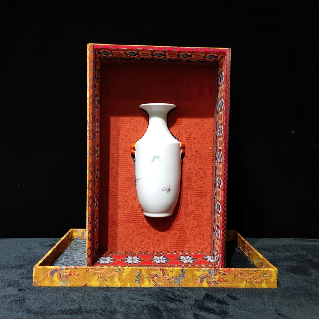 【闪购商品】Kk1 清光绪 粉彩人物麒麟送子虎环耳赏瓶.