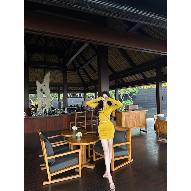 纯欲风性感辣妹修身显瘦圆领长袖上衣女秋季新款气质包臀短裙套装