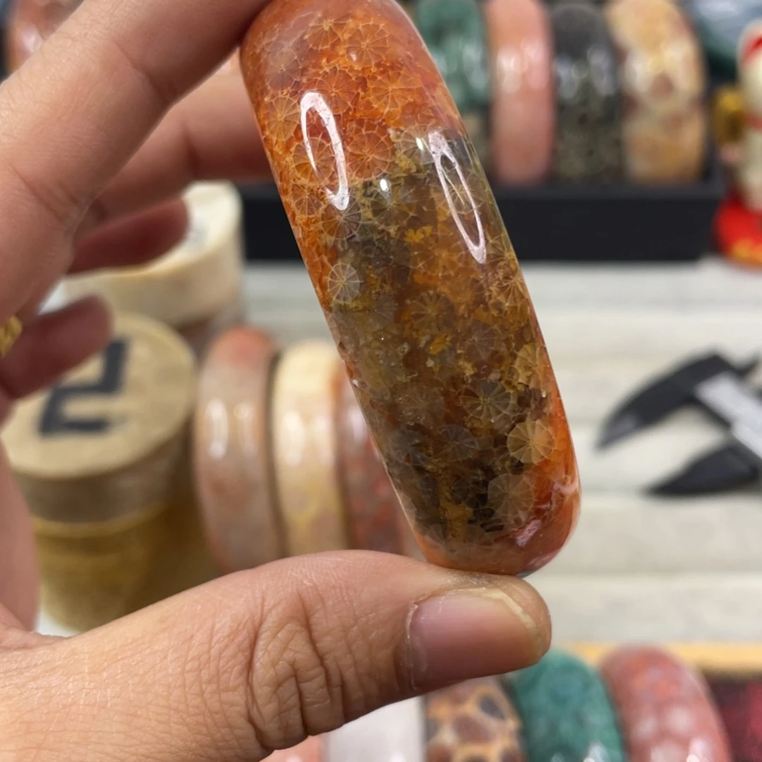 未镶嵌手镯硅化玉