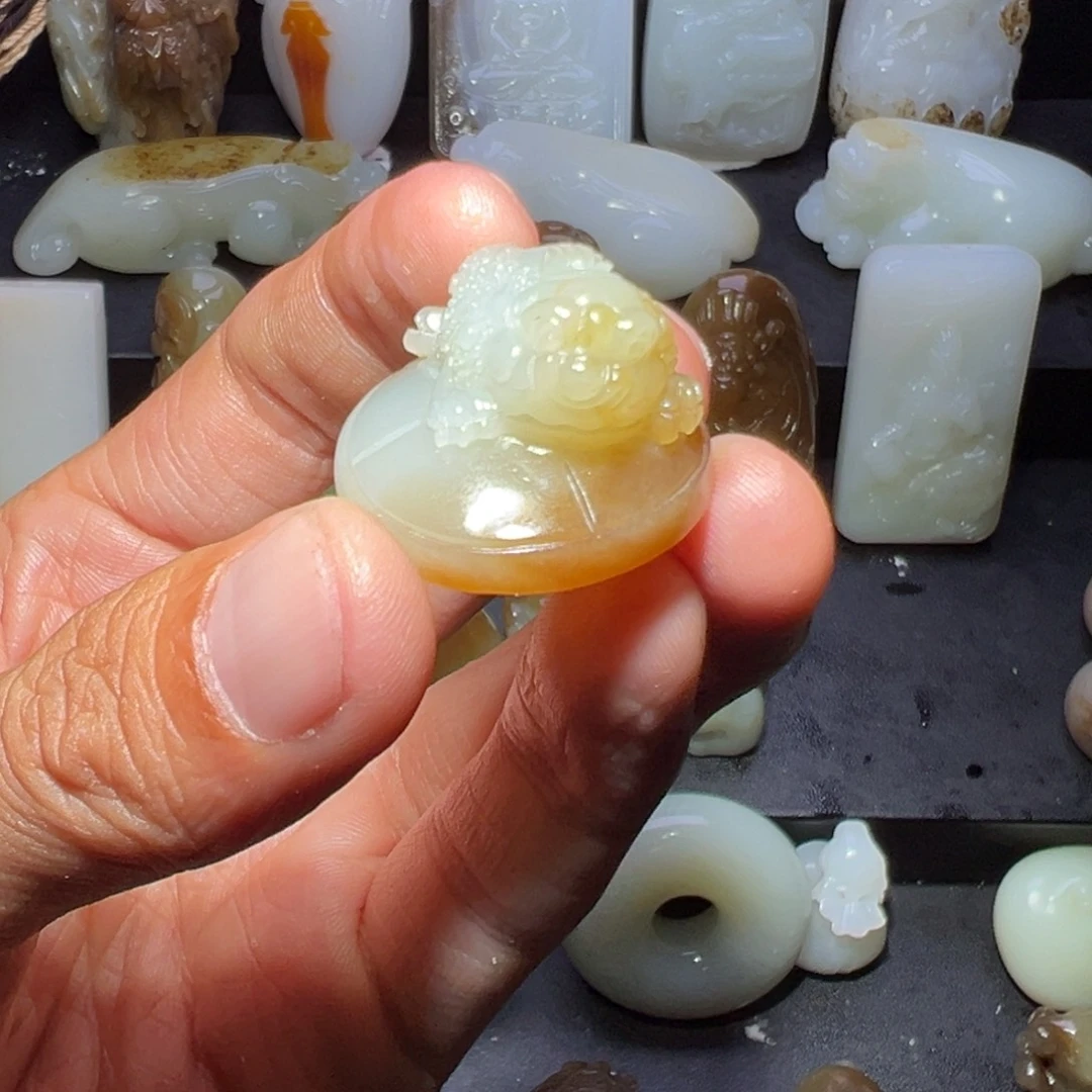 和田玉未镶嵌颈饰