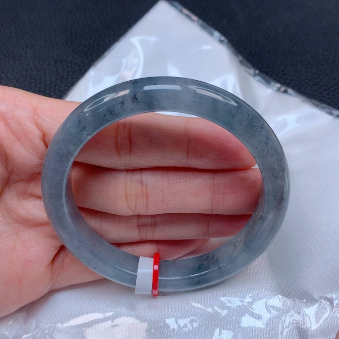 翡翠手镯未镶嵌天然