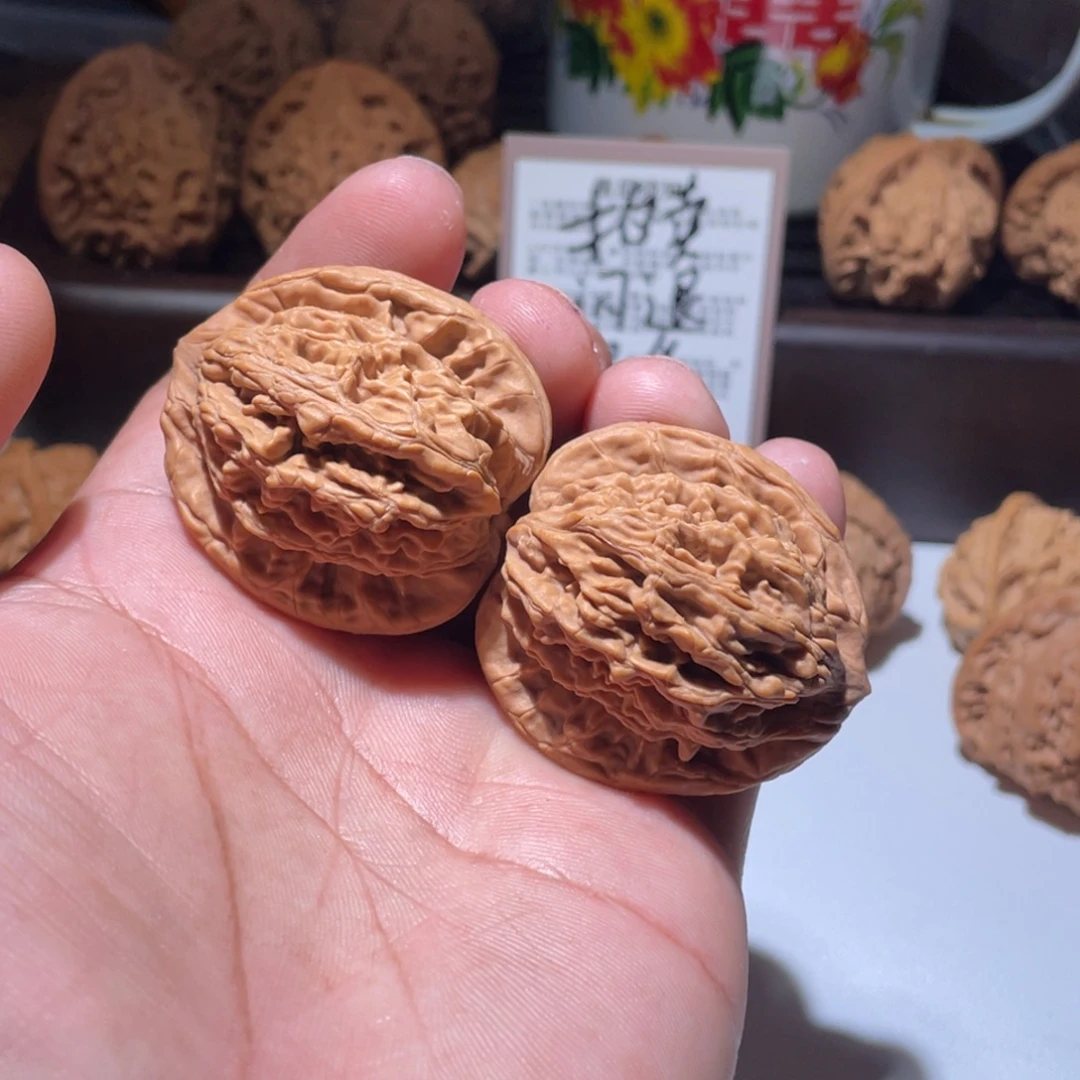 文玩核桃吊坠虎头 40全品