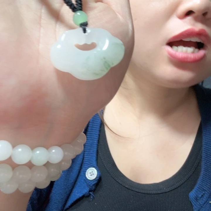 石英质玉未镶嵌颈饰