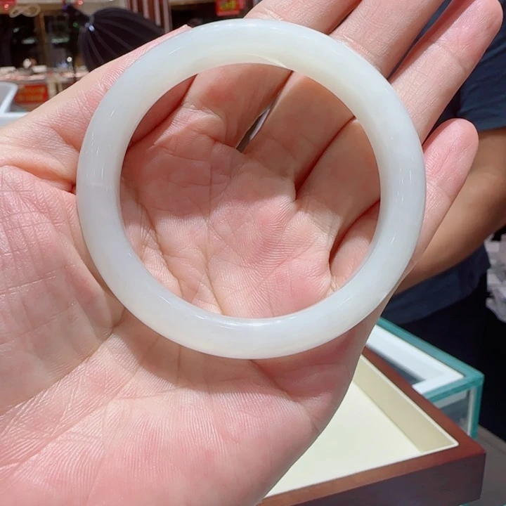 未镶嵌手镯和田玉659