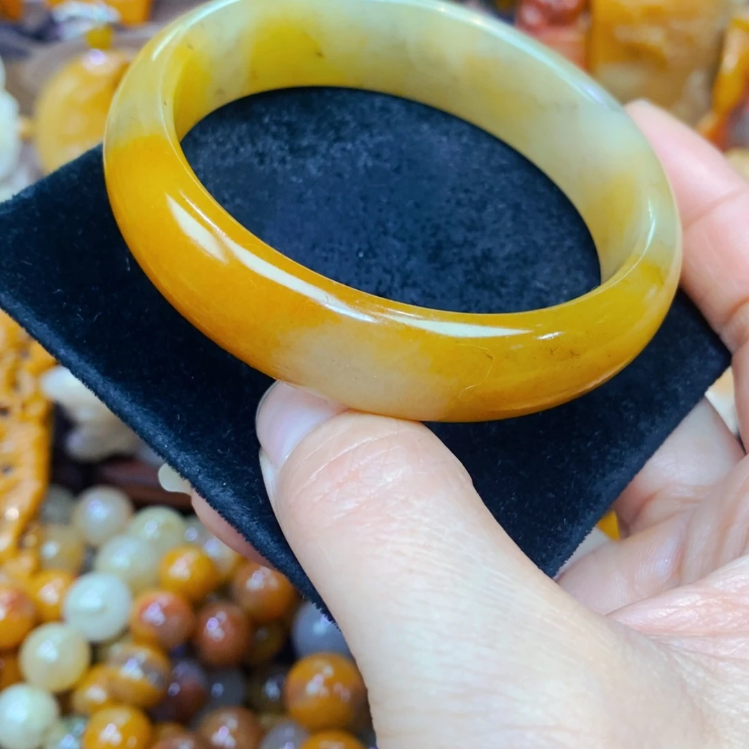 未镶嵌石英质玉（黄龙玉）吊坠(不含链)