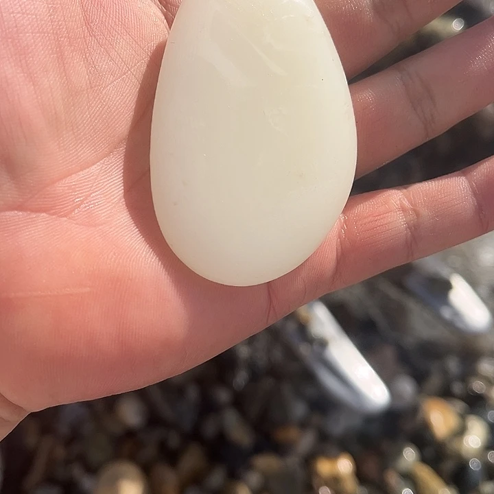 和田玉（糖玉）未镶嵌珠宝奇石