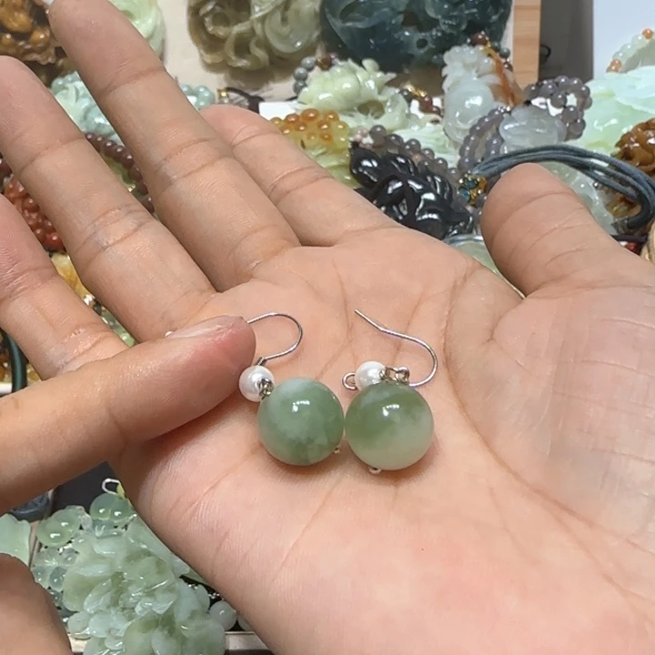 蛇纹石玉未镶嵌吊坠