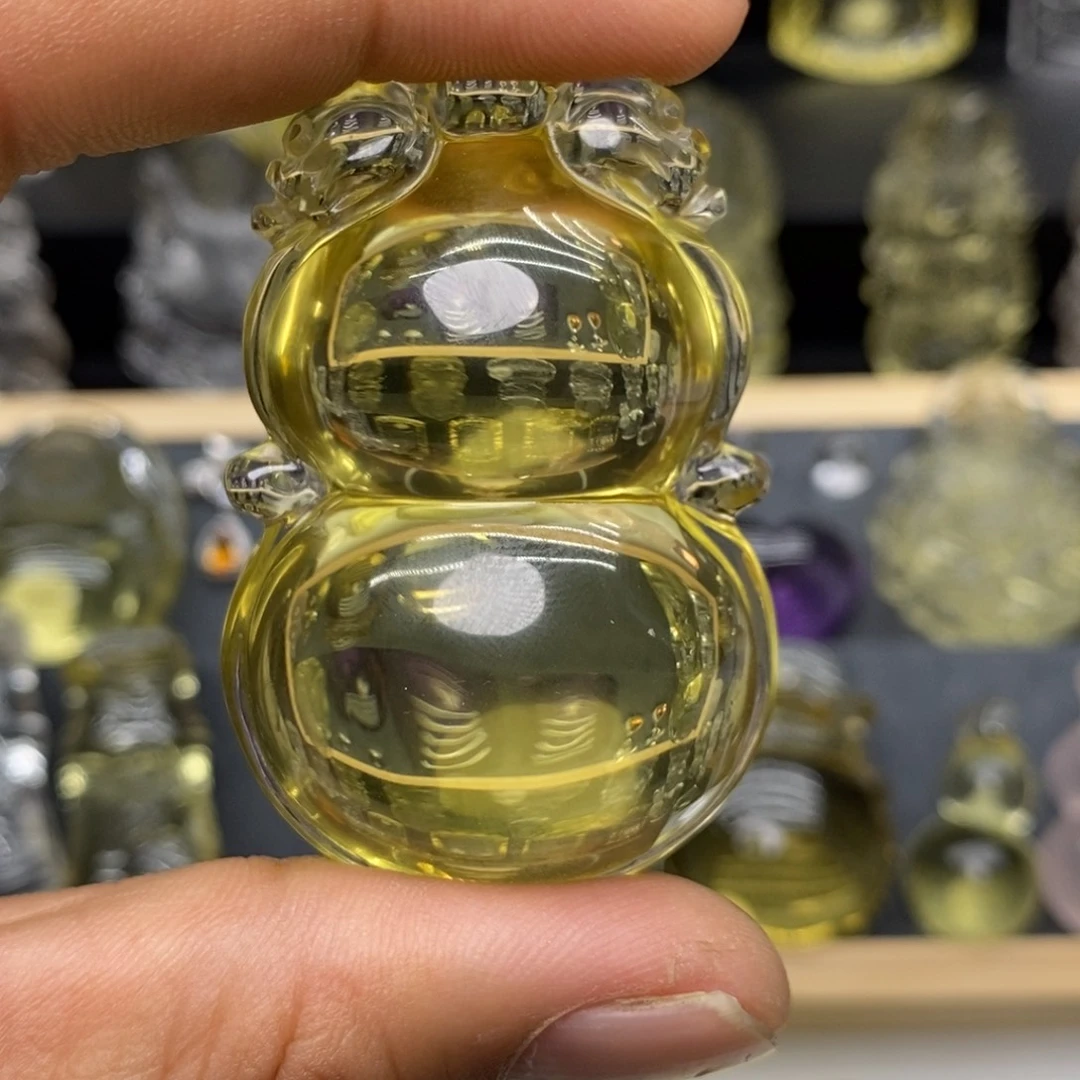 仰***空未镶嵌颈饰水晶黄水吊坠