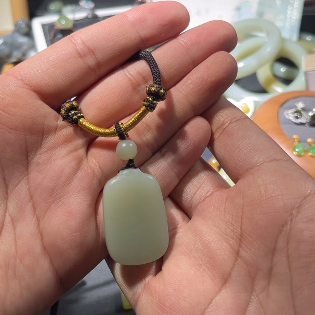 小***0和田玉未镶嵌珠宝半成品