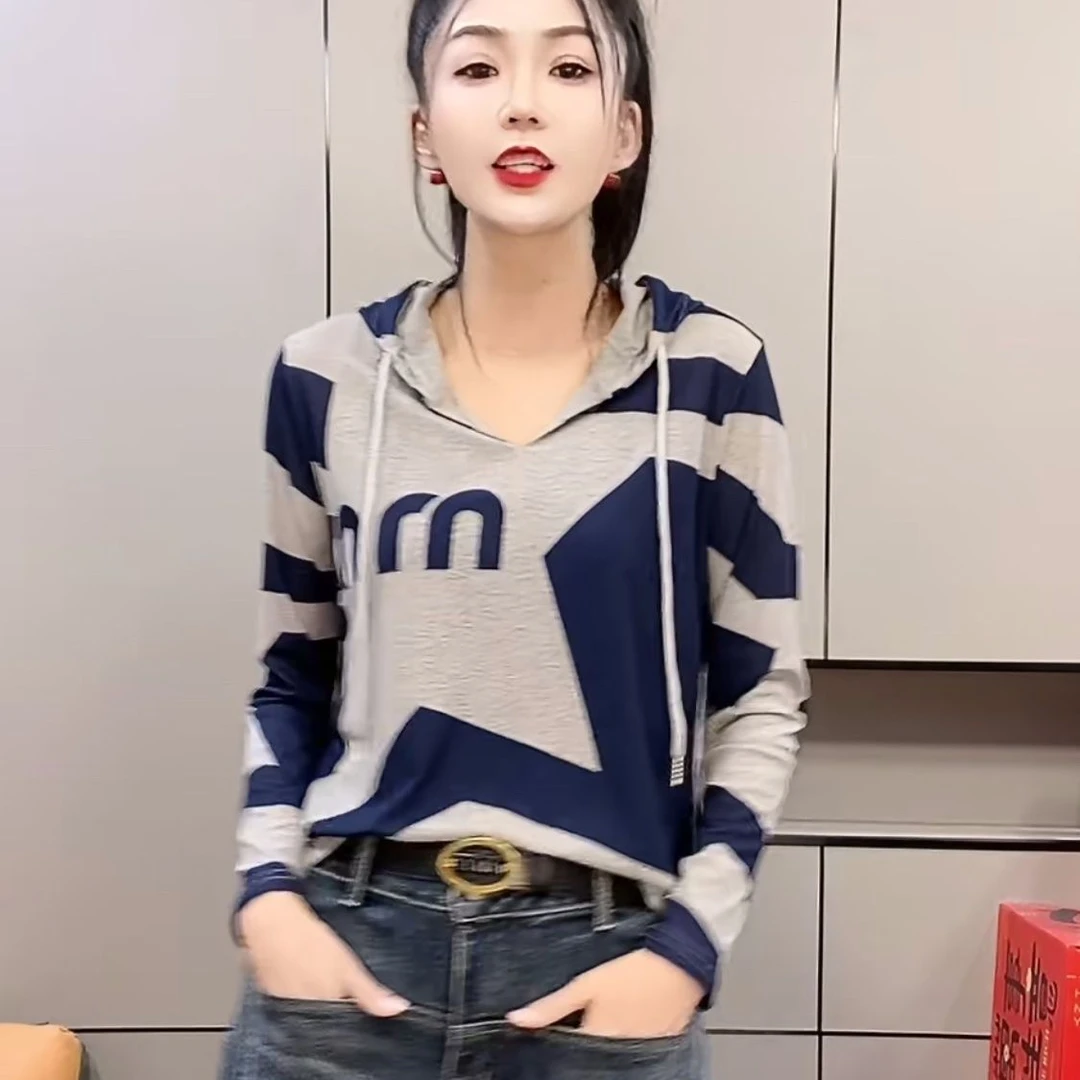 2025春夏新款连帽字母图案拼色打底衫t恤女时尚洋气百搭套头上衣