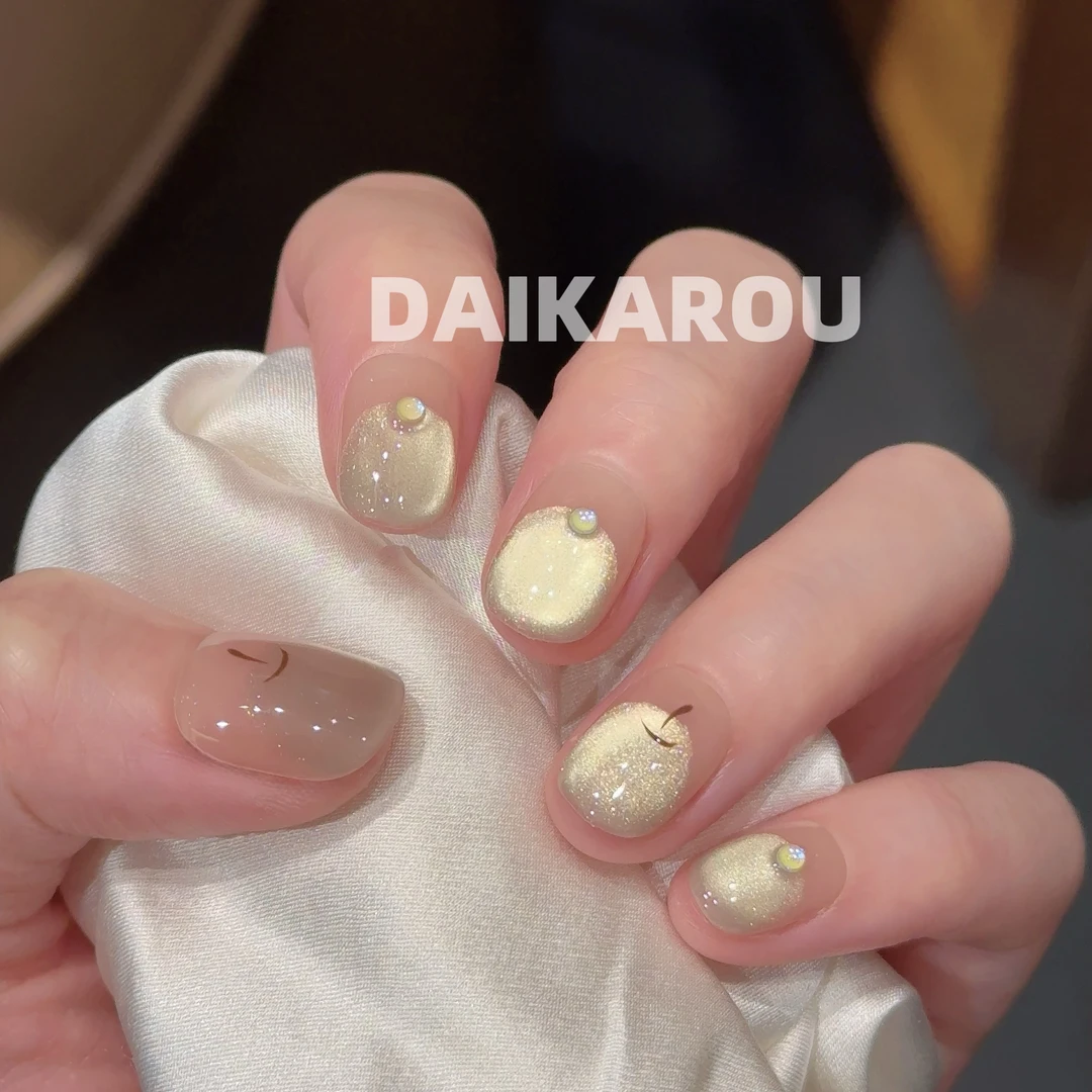 冰糖雪梨 黛卡柔 预售 哇擦么 新甲型 此度 短椭圆手工穿戴甲10片