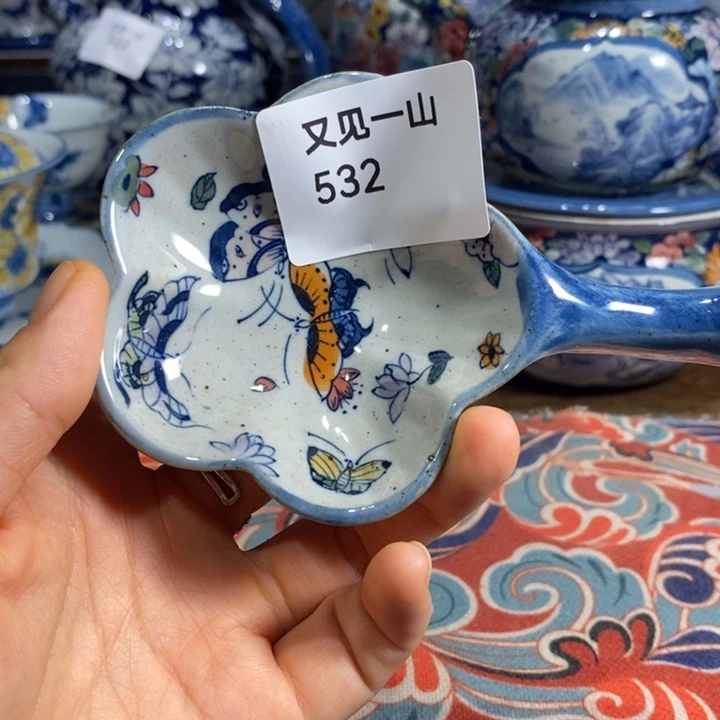 景德镇陶瓷手绘蝴蝶料碟