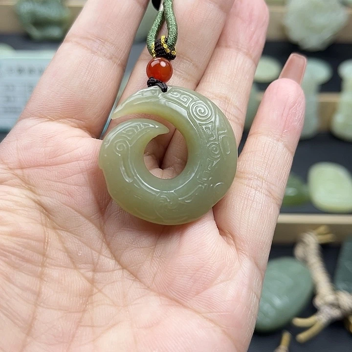 颈饰未镶嵌和田玉