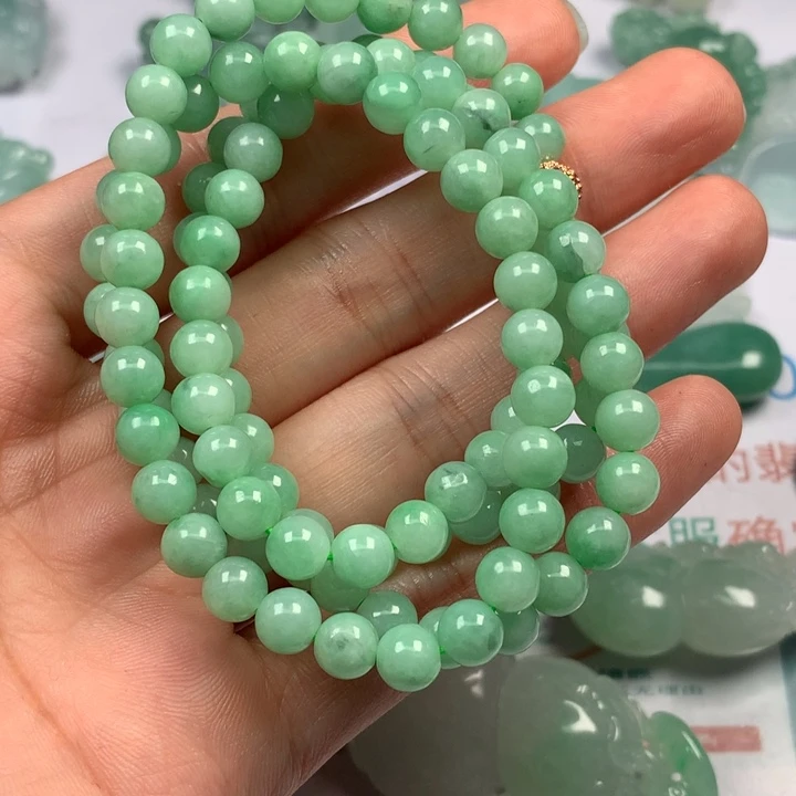 翡翠未镶嵌颈饰心**惜