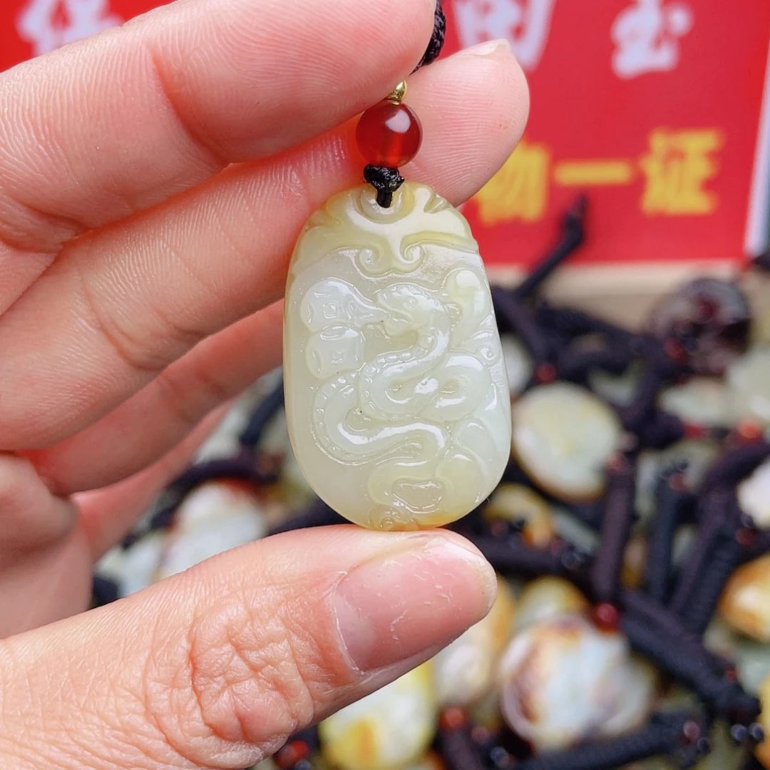 和田玉颈饰未镶嵌