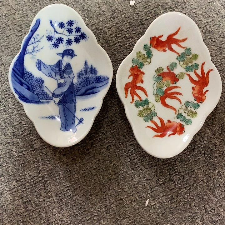 精品完整小瓷瓶无瑕疵