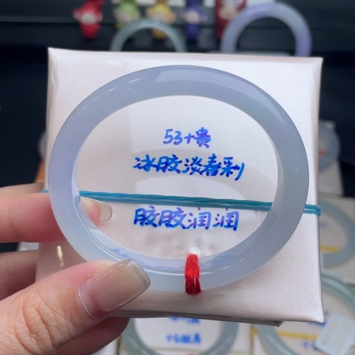 翡翠手镯未镶嵌翡翠手镯