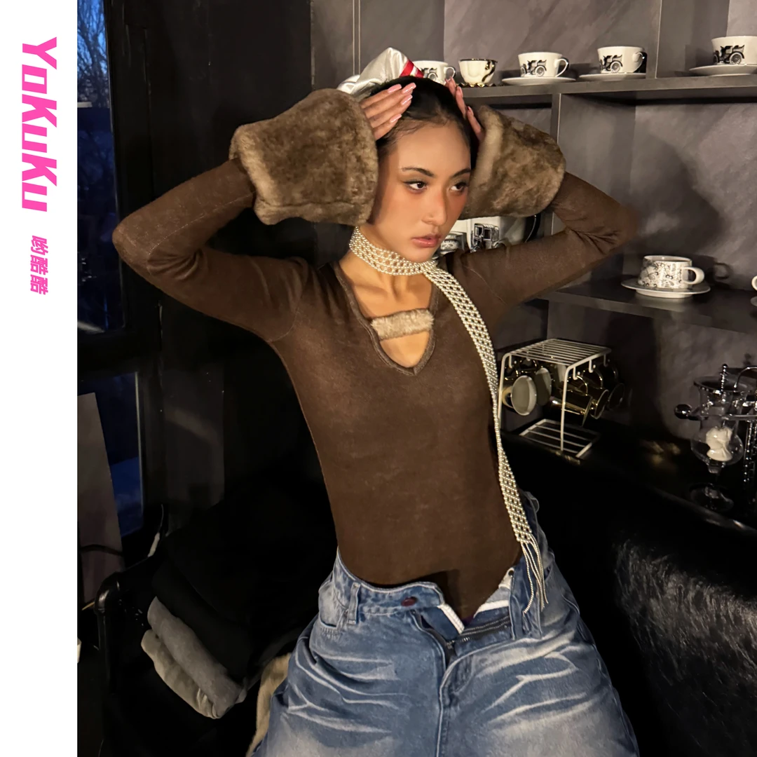 哟酷酷（黛莉的猫）美式复古深V领拼接修身显瘦喇叭毛毛袖长袖上衣