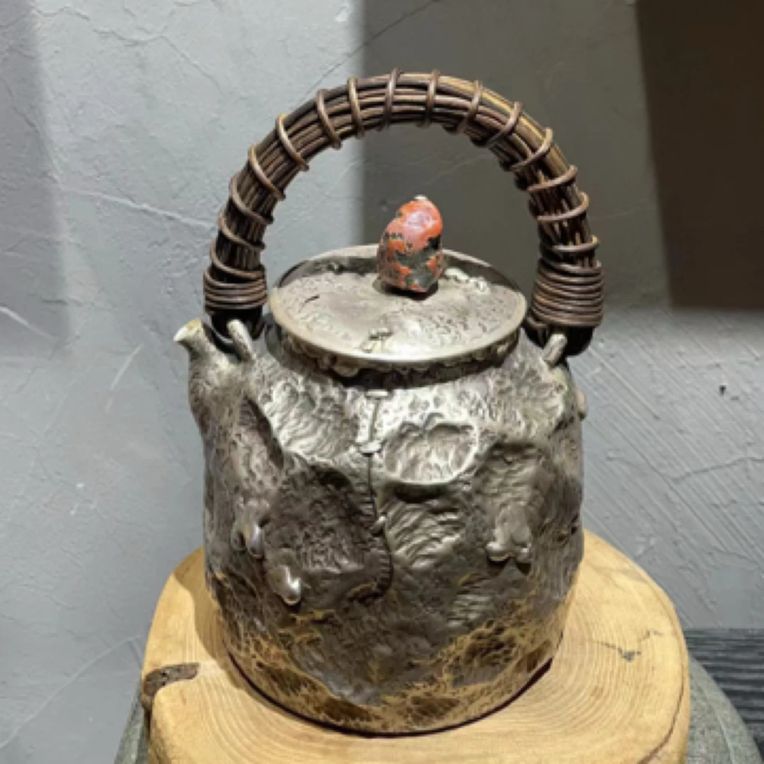 一张打煮水壶手工锻打