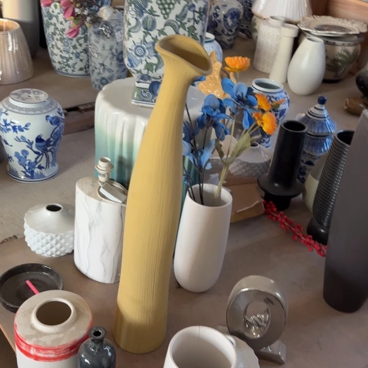 微瑕青花瓷器值得购买