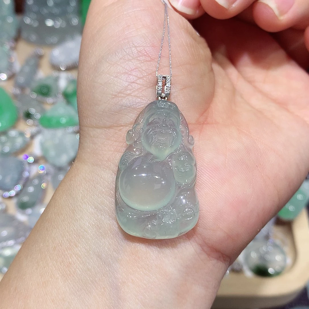 翡翠18K金镶嵌颈饰米爷