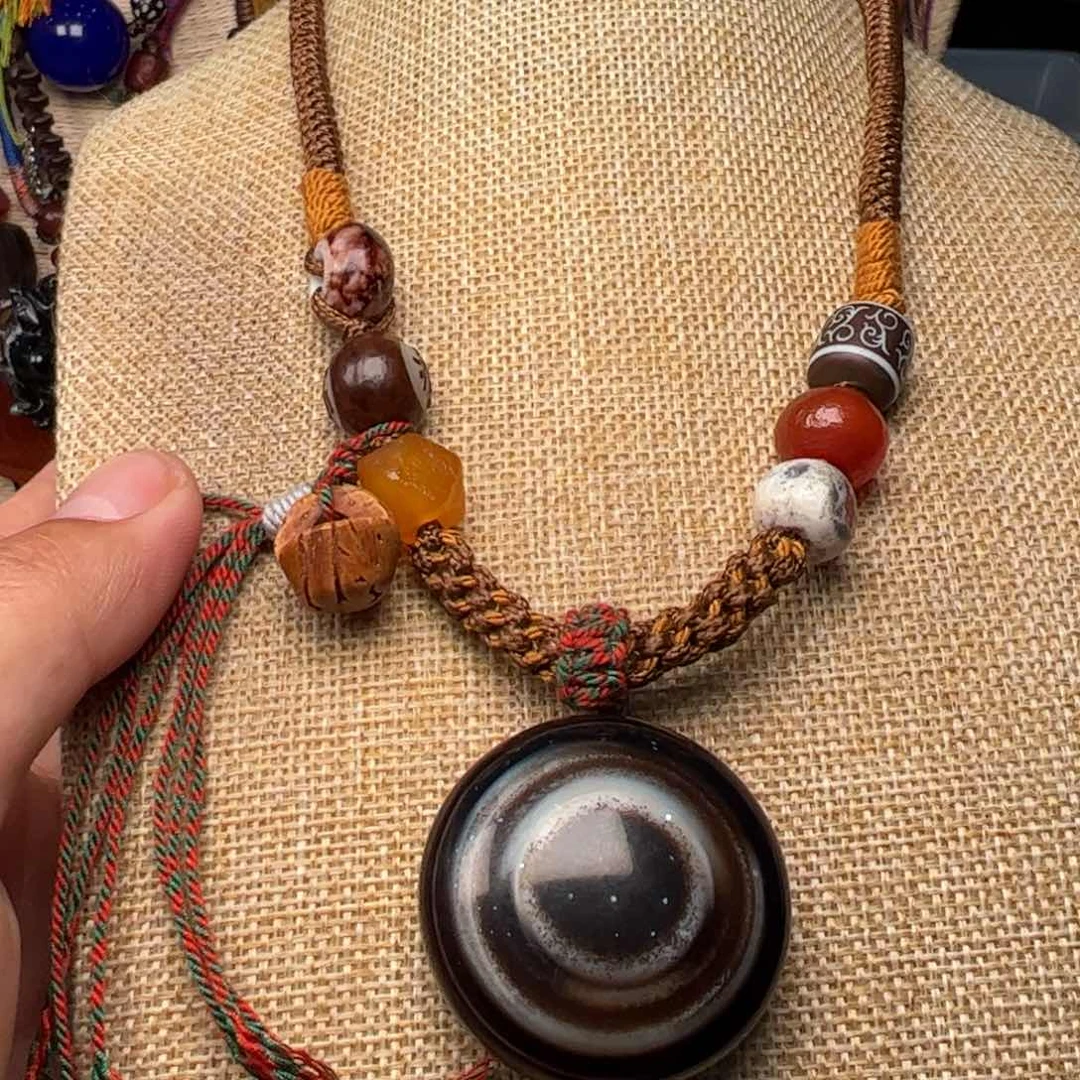 玛瑙/玉髓颈饰未镶嵌