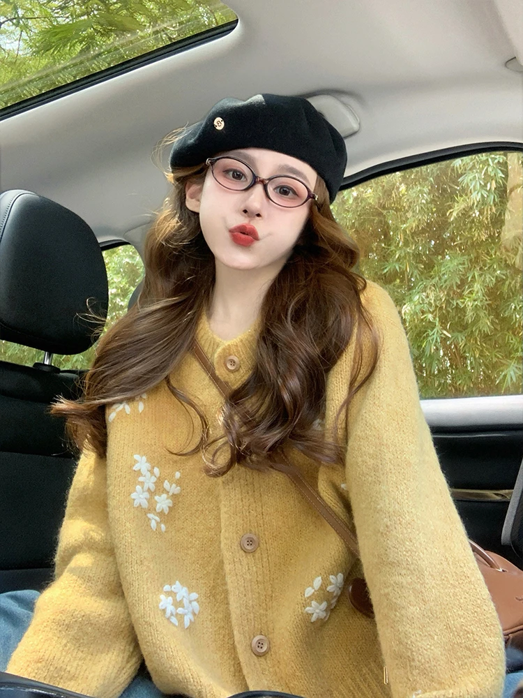 温柔风黄色花朵毛衣外套女秋冬季2025新款韩系复古减龄加厚针织衫