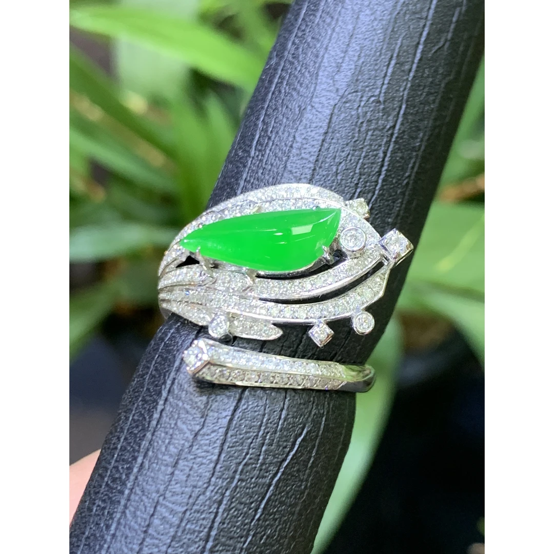 冰阳绿蛋面戒指天然翡翠A货裸石：12.8*5.1*3.4mmJZ2.23绿色指环