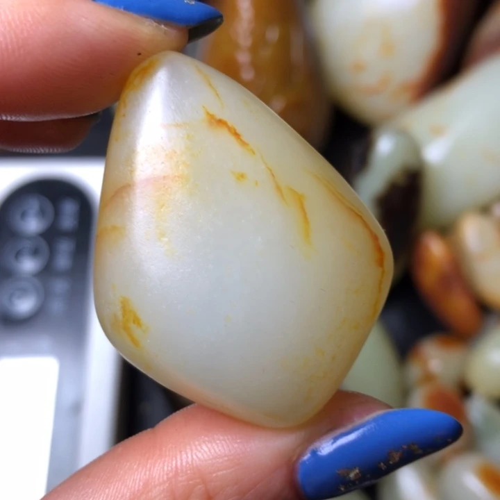 和田玉未镶嵌珠宝奇石