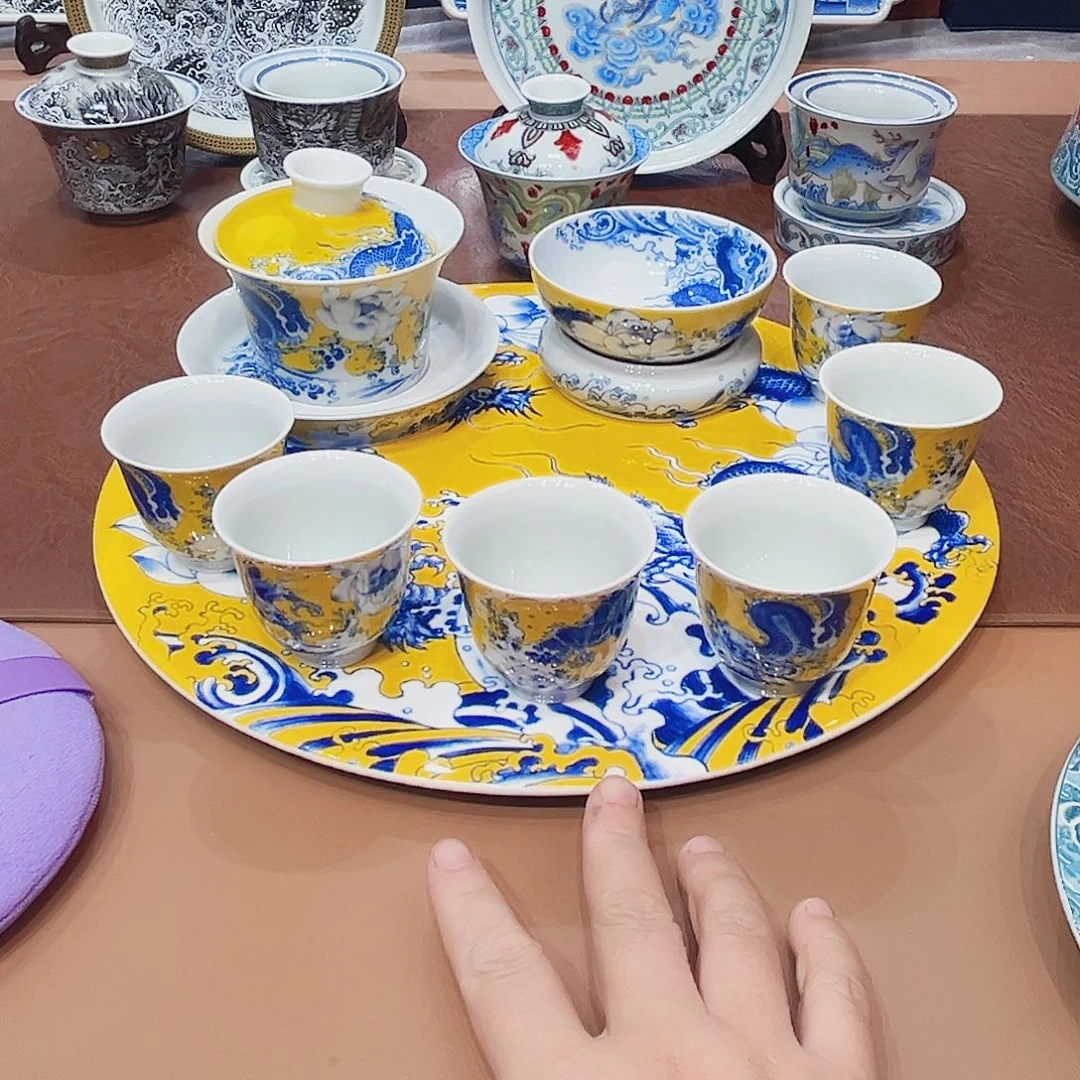 摆件包****赁景德镇陶瓷协会会长兼