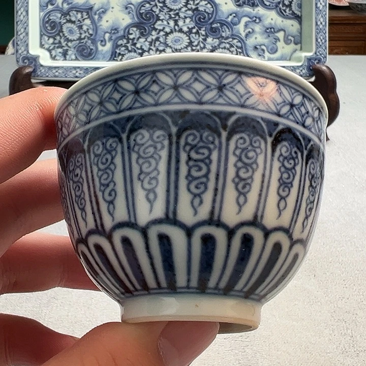 明续幽蓝，变形莲瓣纹