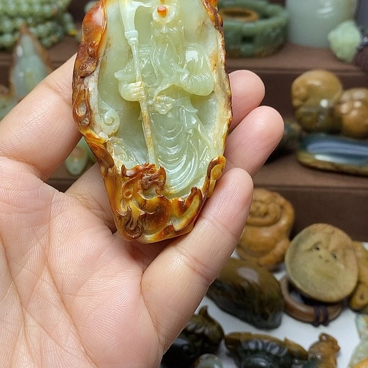 D***点颈饰未镶嵌岫岩河磨玉（透闪石质玉）