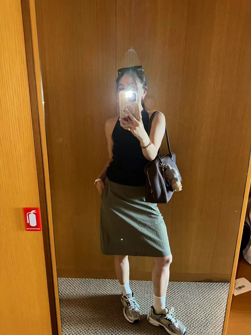 东大门EE前装饰镂空半身裙NO退325